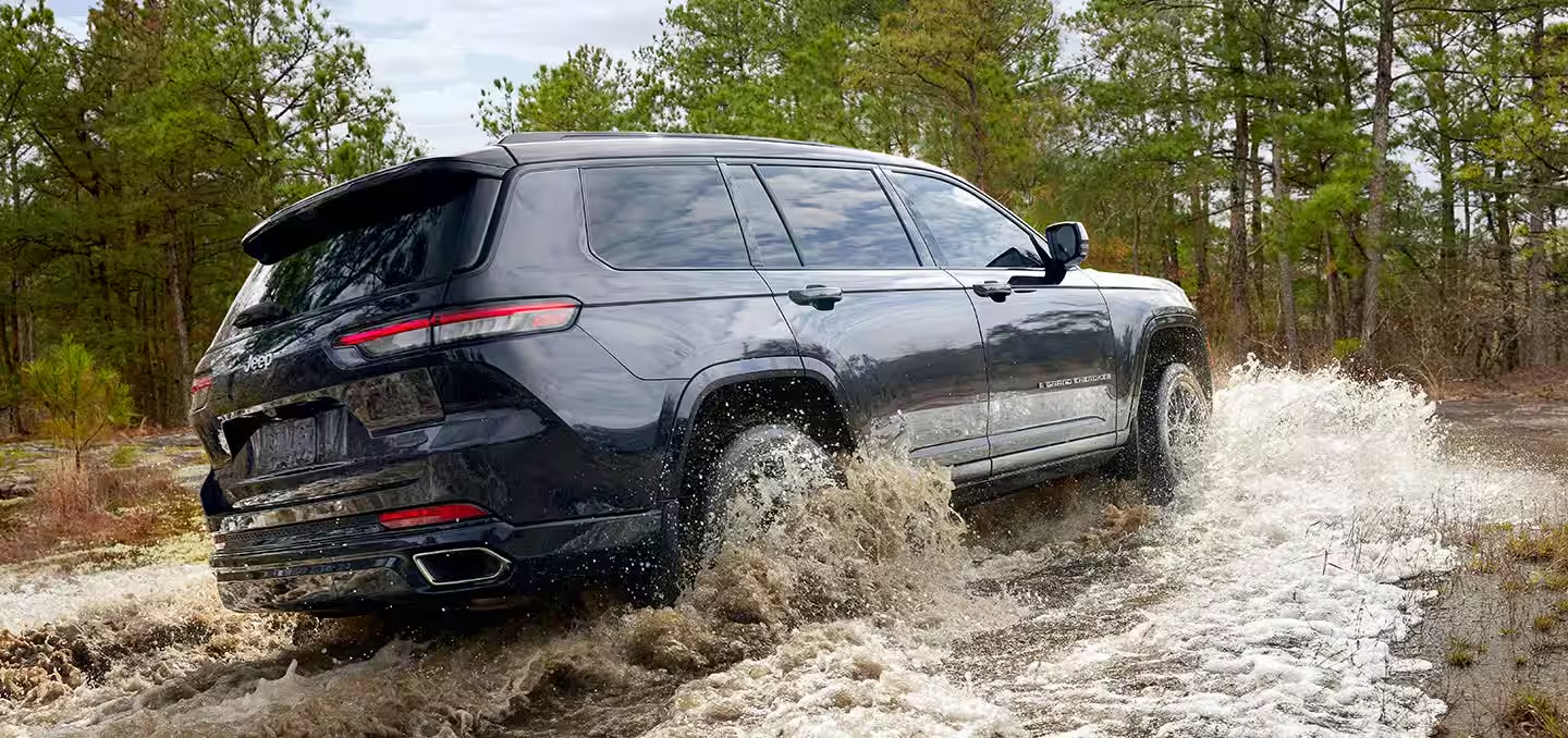 Shop for the Jeep Grand Cherokee L near Mendon, NY. 